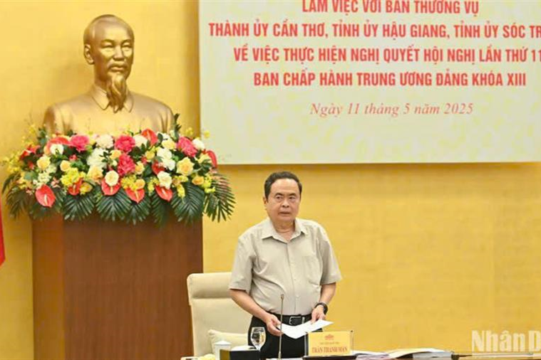 Tăng cường đoàn kết nhất trí, “chung sức đồng lòng” vì việc chung